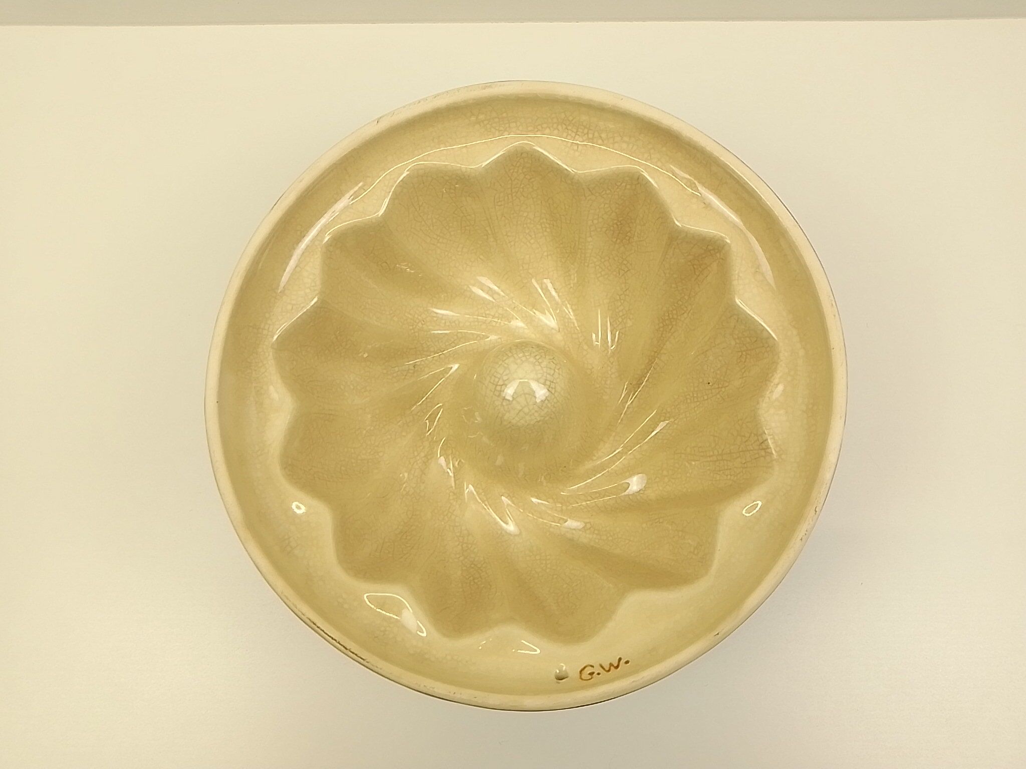 Decorative blue mold in ceramic deco flowers G.W. – Diameter 25 cm