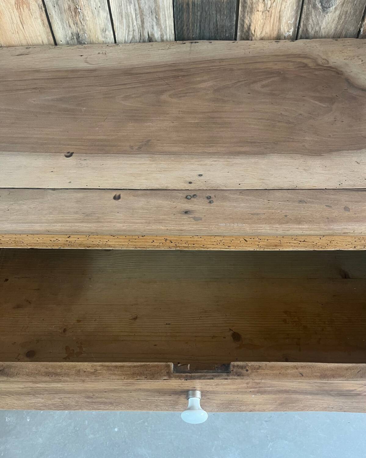 Walnut chest of drawers