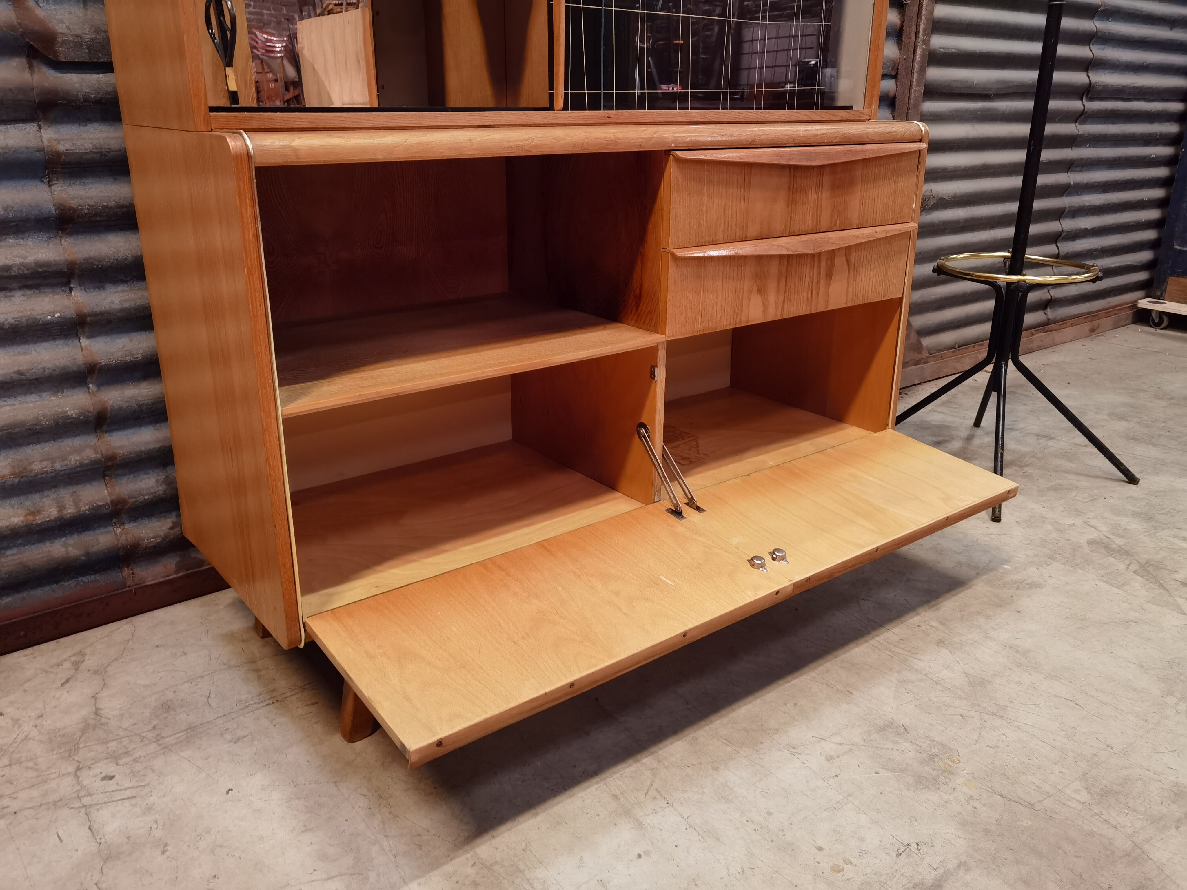 Buffet U372 / 386 Bohumil Landsman and Hubert Nepožitek for Jitona Soběslav