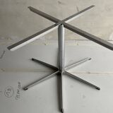 Round table A826 by Arne Jacobsen