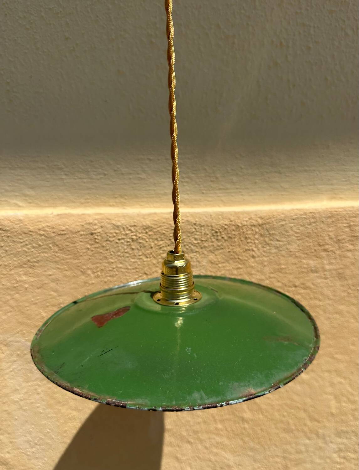 Vintage retro style enamelled sheet metal farmhouse pendant light