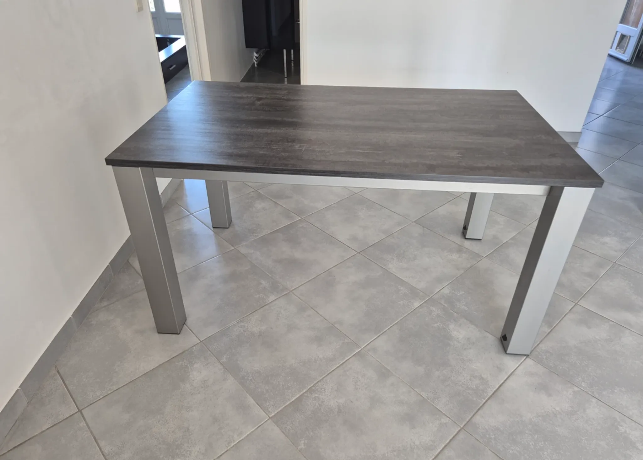 Extensible dining table VARIO – 150 to 240 cm X 90 cm