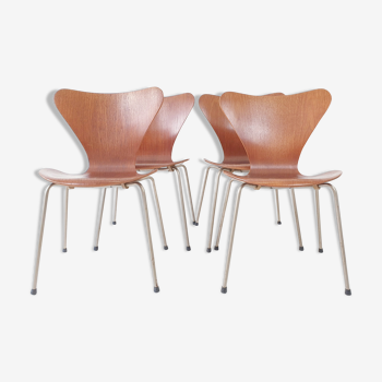 Set of 4 chairs teak by Arne Jacobsen Series 7 3107