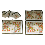 Seventies sets and napkins