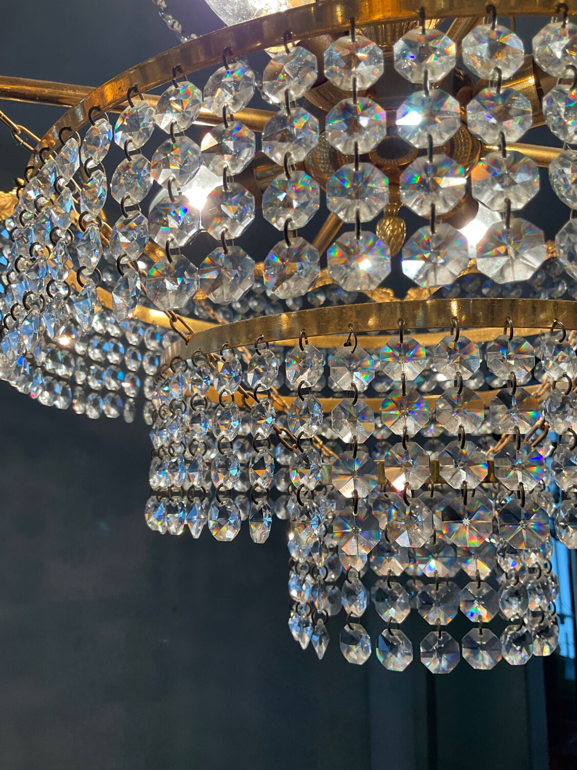 Waterfall chandelier in gilded bronze and crystal tassels