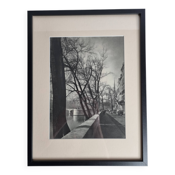Rémy Duval – Quai parisien, photogravure de 1946 – Encadrée sous verre 32 x 42 cm