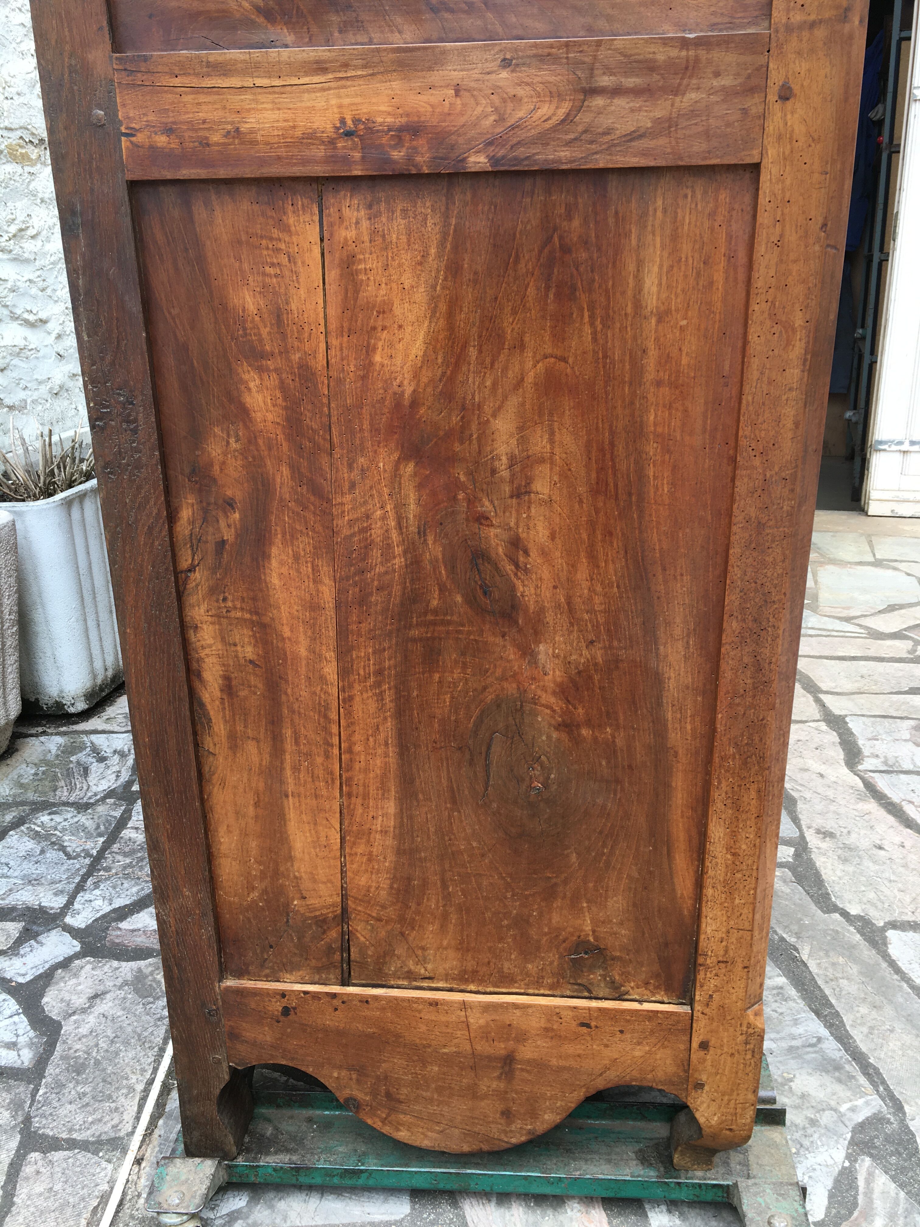 Wardrobe Louis XV Poitou from XIXth in walnut