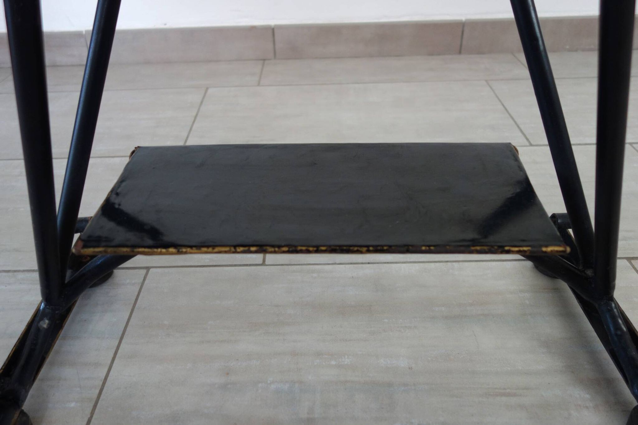 Table d'appoint en métal et céramique, années 50-60