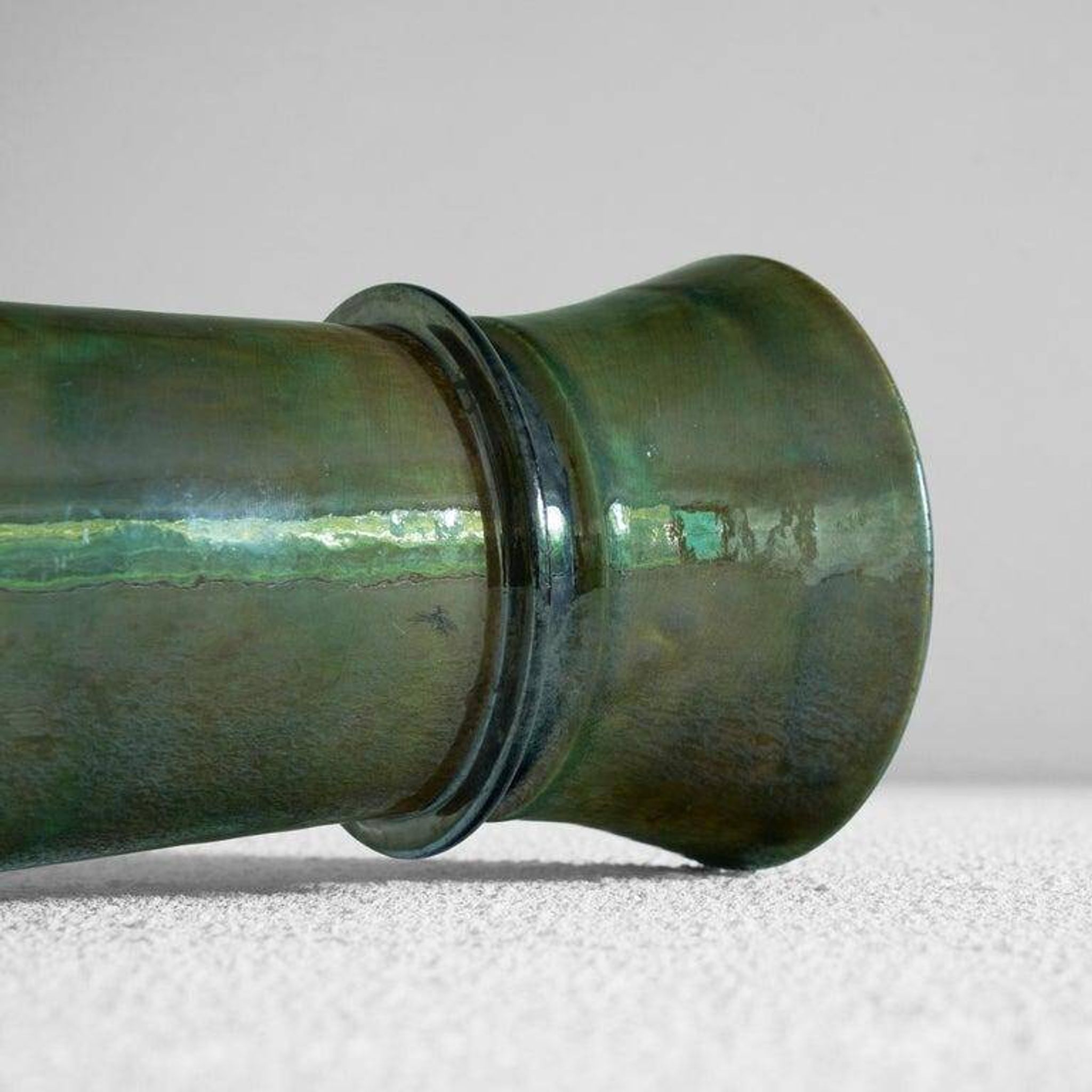 Vase moderne en céramique émaillée
