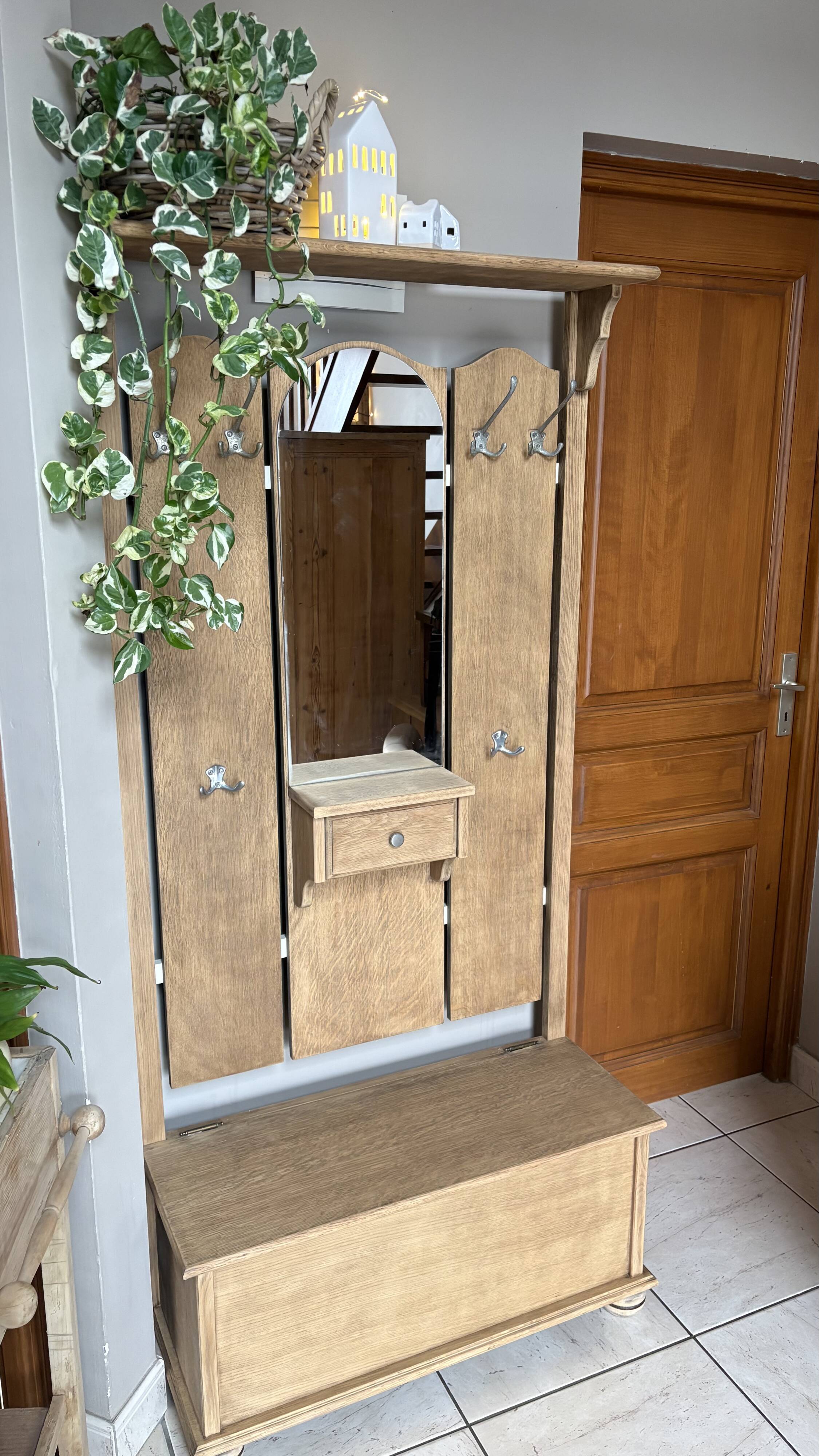 Art Nouveau style coat rack from the 60s/70s.