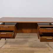 Bureau indépendant en teck modèle 75 de Omann Jun, Danemark, années 1950.