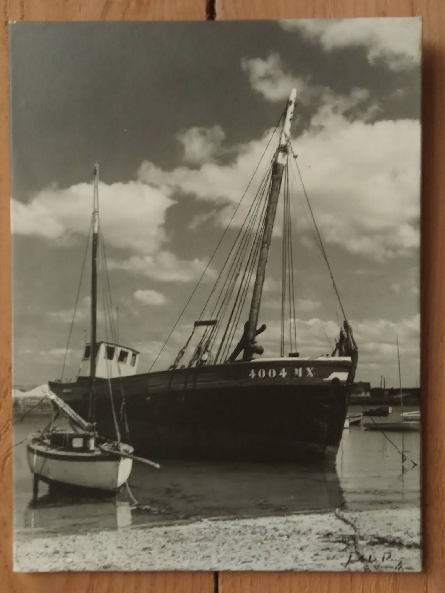 Photo d'un bateau à Roscoff, années 50