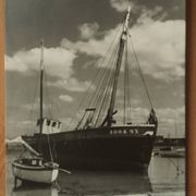 Photo d'un bateau à Roscoff, années 50