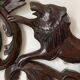 Fronton ancien en bois sculpté Lions et médaillon