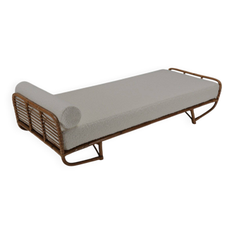 Bamboo and rattan daybed in ivory bouclé, Italy 1960s