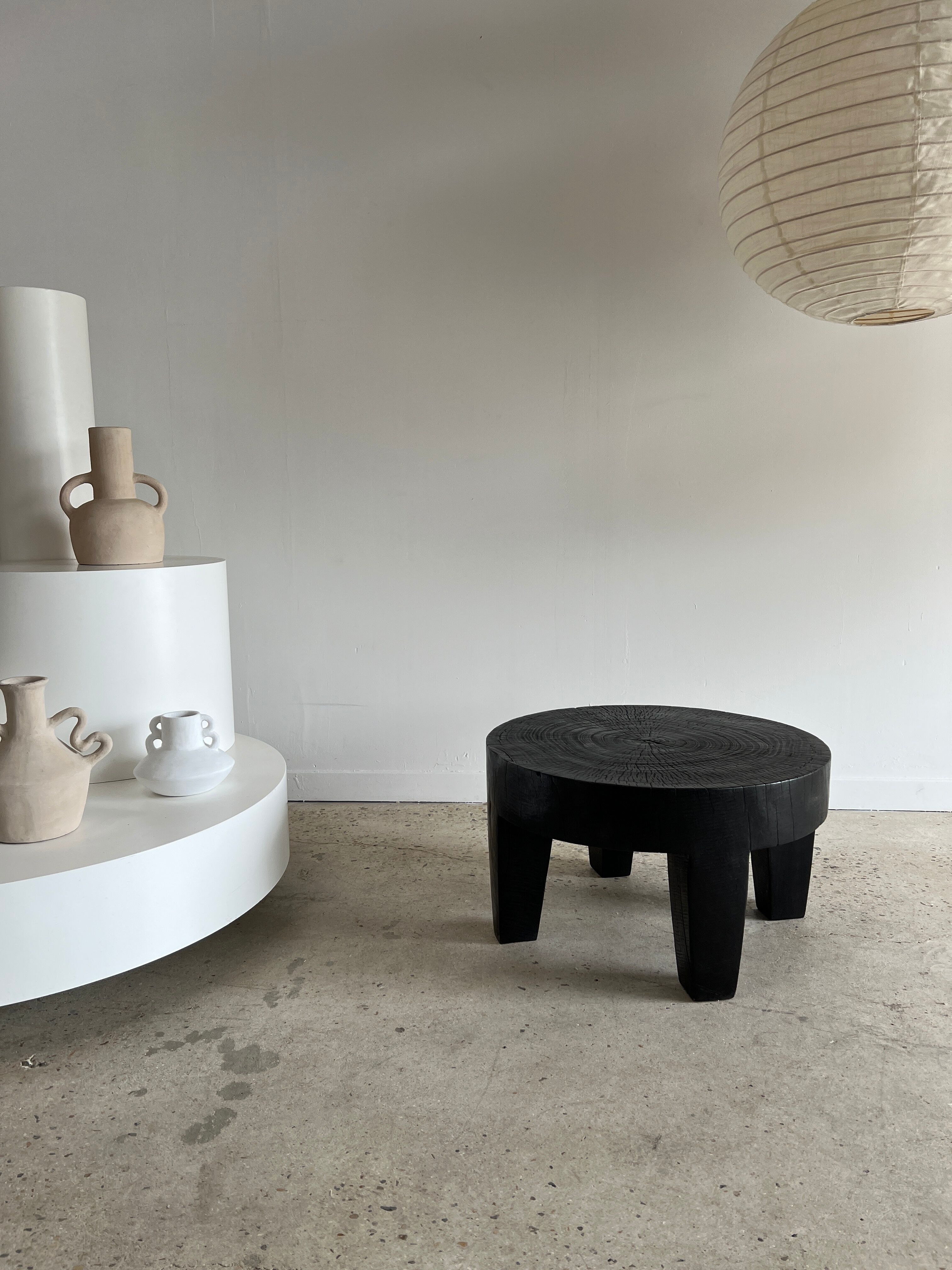 Coffee table en bois massif monoxyle noir