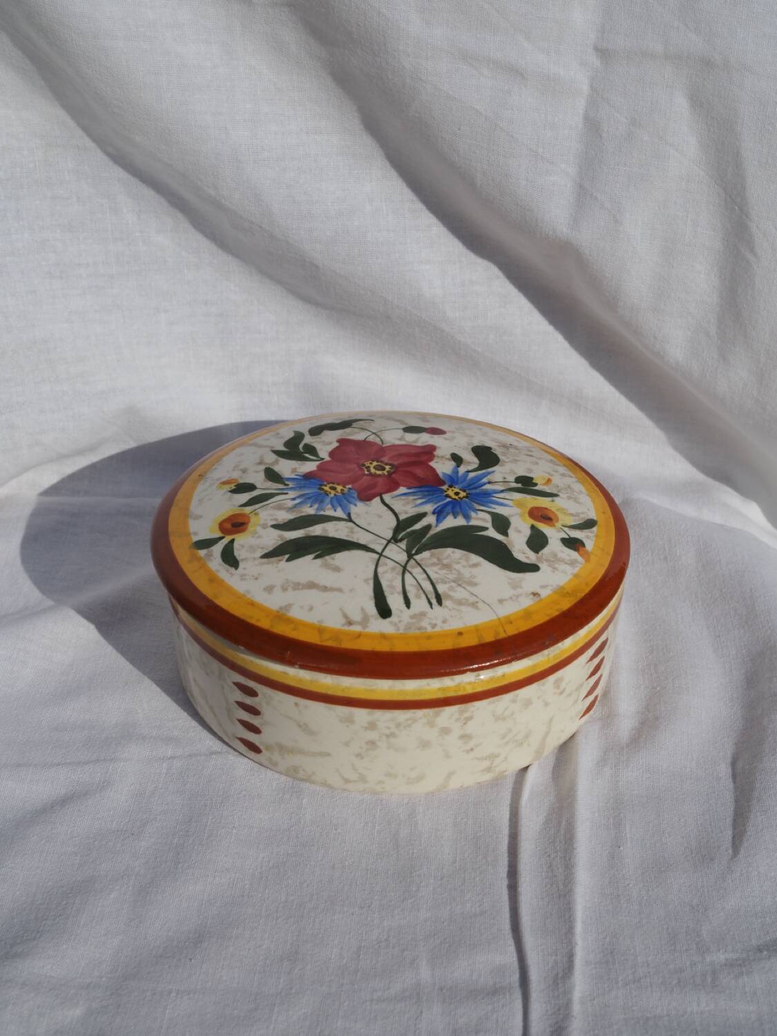 Ceramic jewelry box
