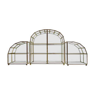 Ensemble de 3 vitrines laiton doré, verre, miroir années 60