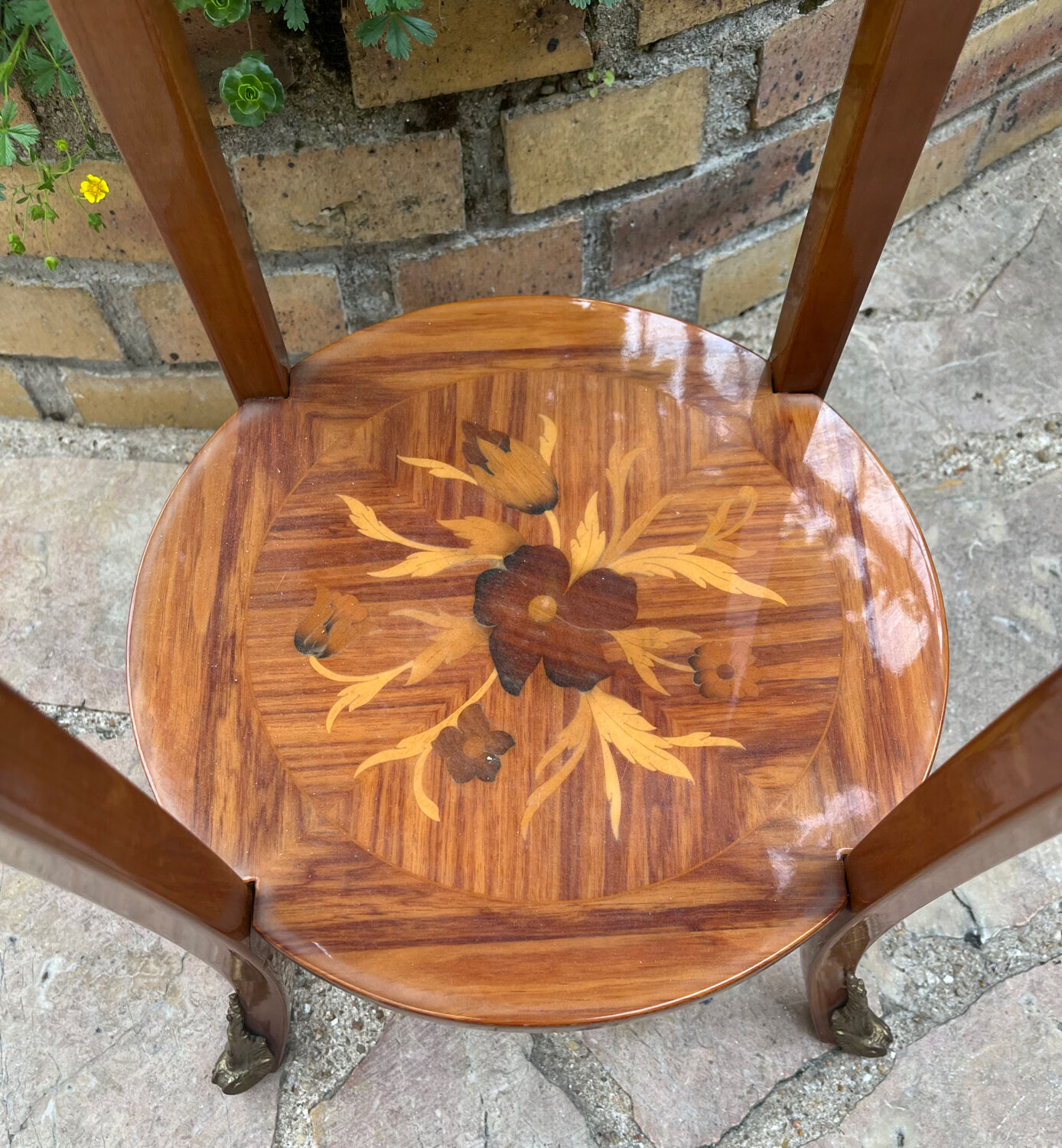 Marquetry pedestal table