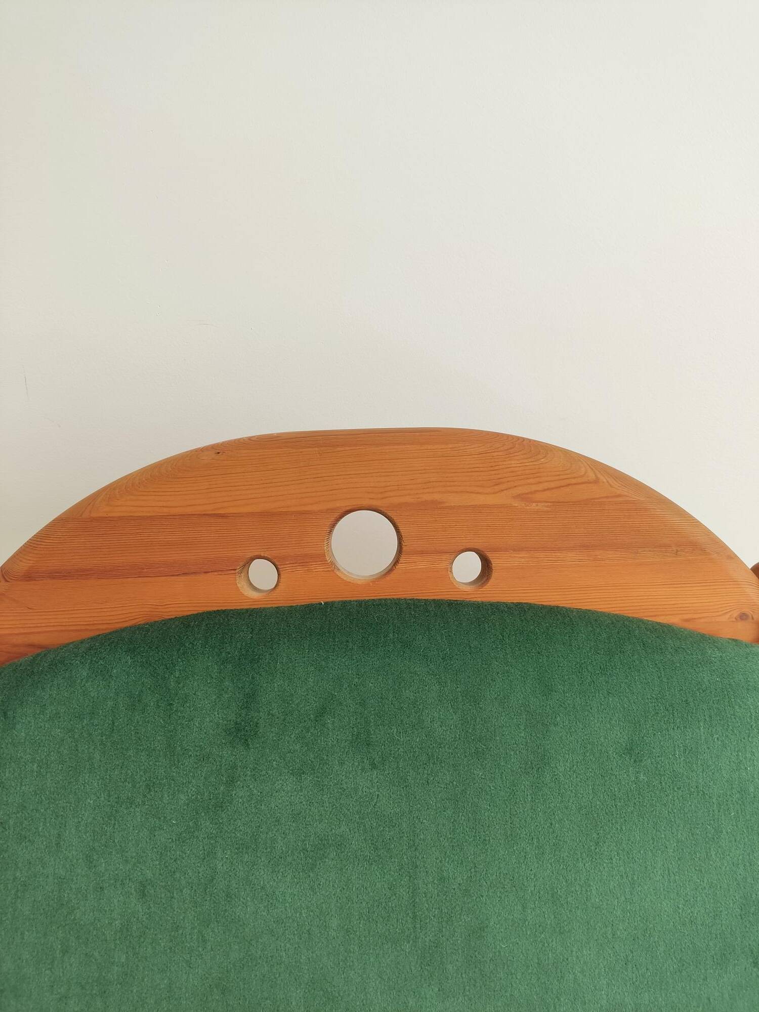 Scandinavian rocking chair in wood & mohair velvet