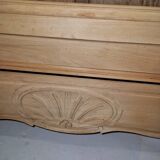 Walnut bonnet in sandblasted rocaille style
