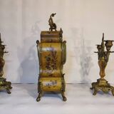 Violin clock and its Louis XV candlesticks