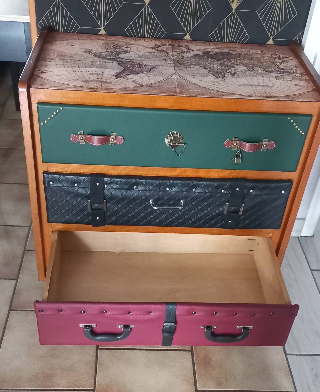 Vintage chest of drawers