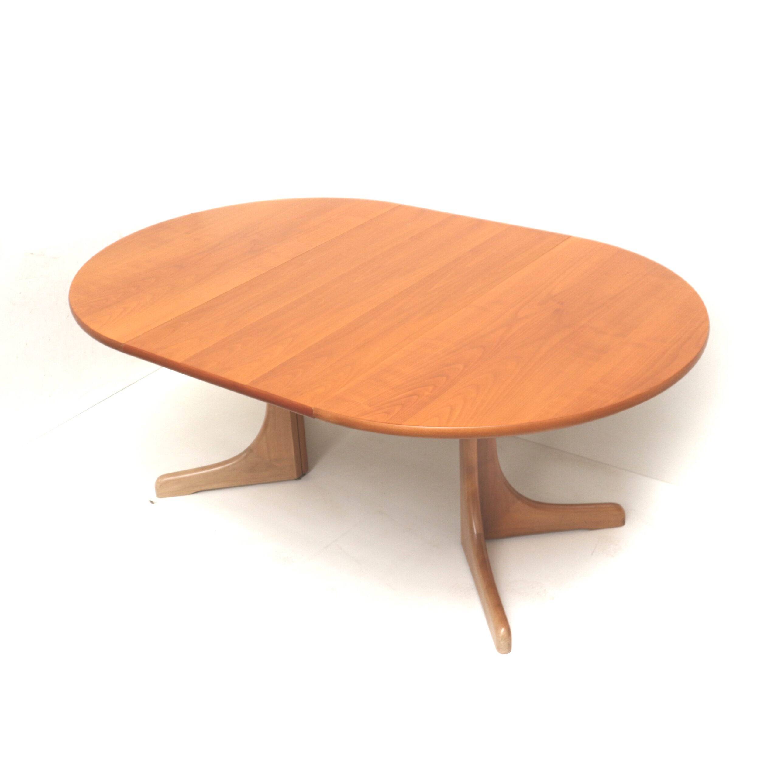 Large vintage extendable dining table from the 1970s.
