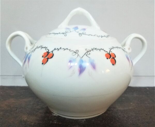 Service à thé XIXe en porcelaine peint à la main signature inconnue