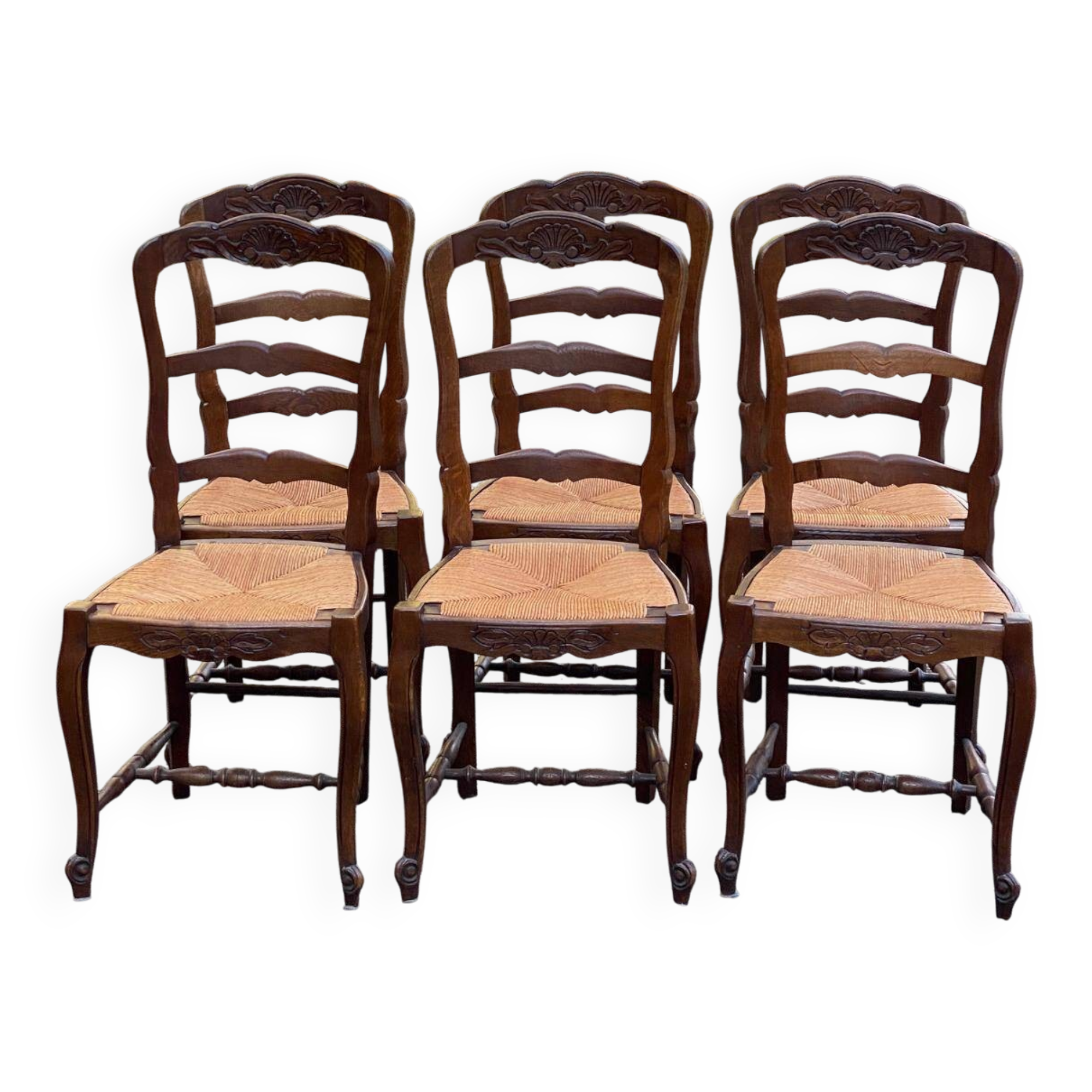 6 chaises Louis XV en bois massif chêne foncé et paille sculptures coqu