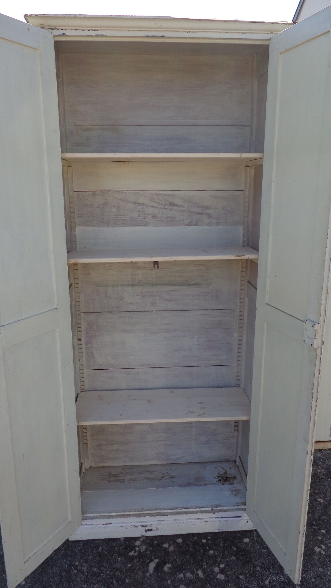 2-door wooden cloakroom