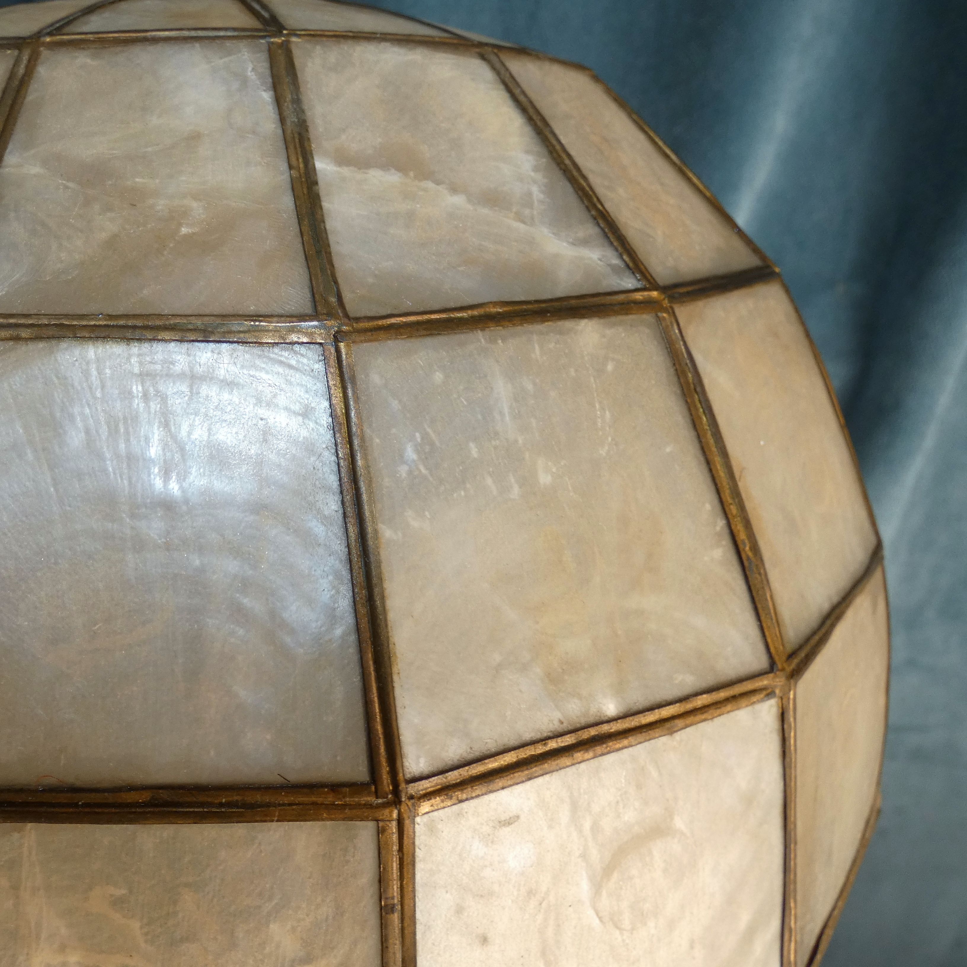 Chandelier / Suspension Philippine Mother-of-Pearl Ball and Brass circa 1970 XXL