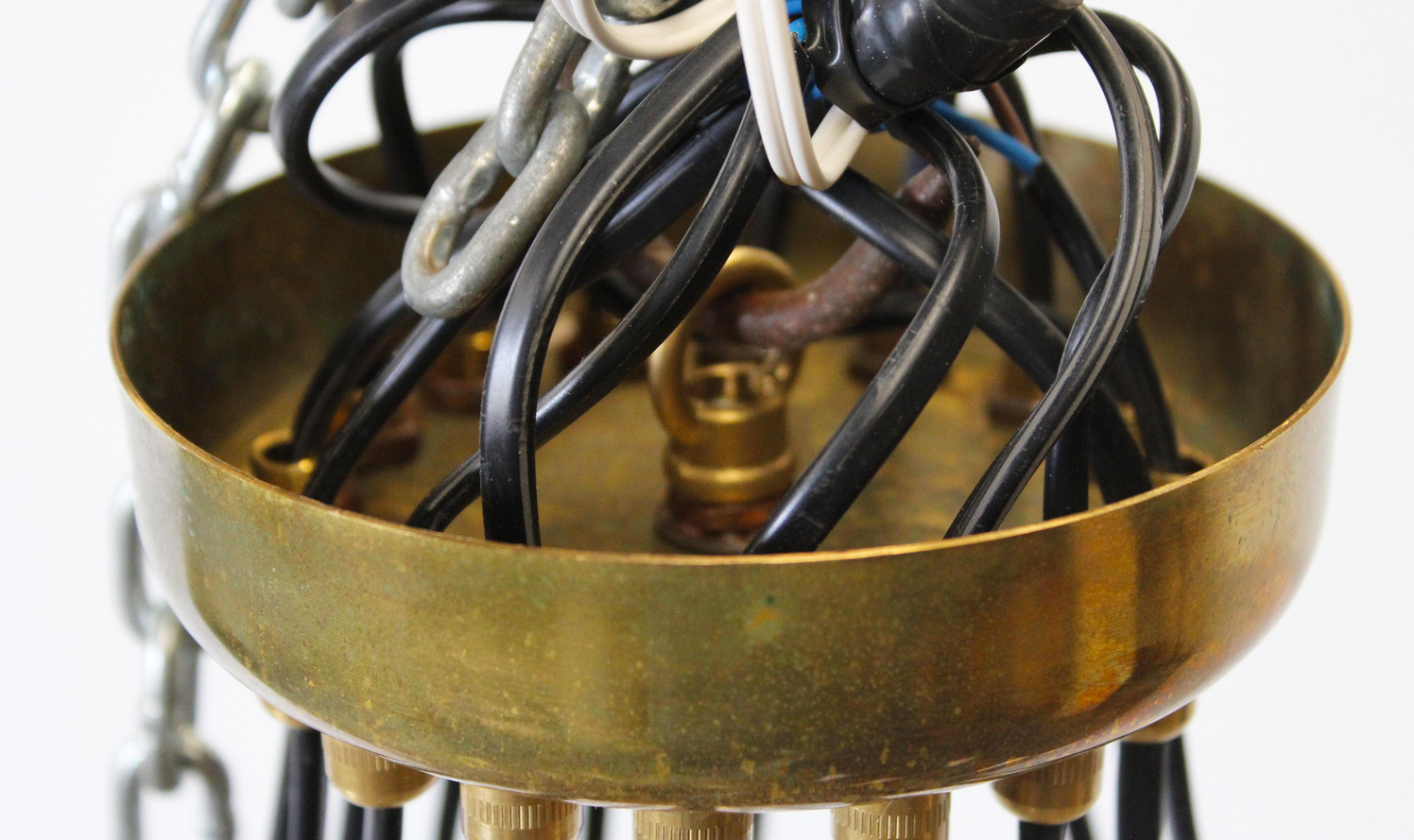 Intrigo sputnik white lustre