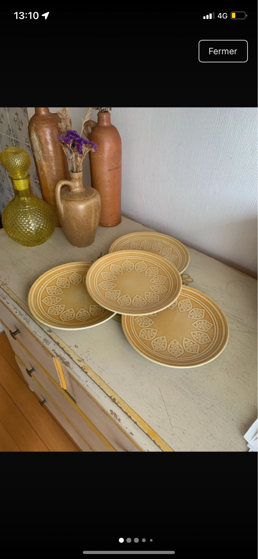 Lot de 4 assiettes à dessert en grès ocre / moutarde à motifs en relie