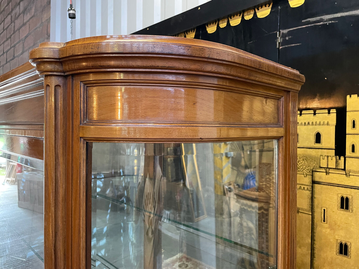 Vitrine en acajou de style Louis XVI