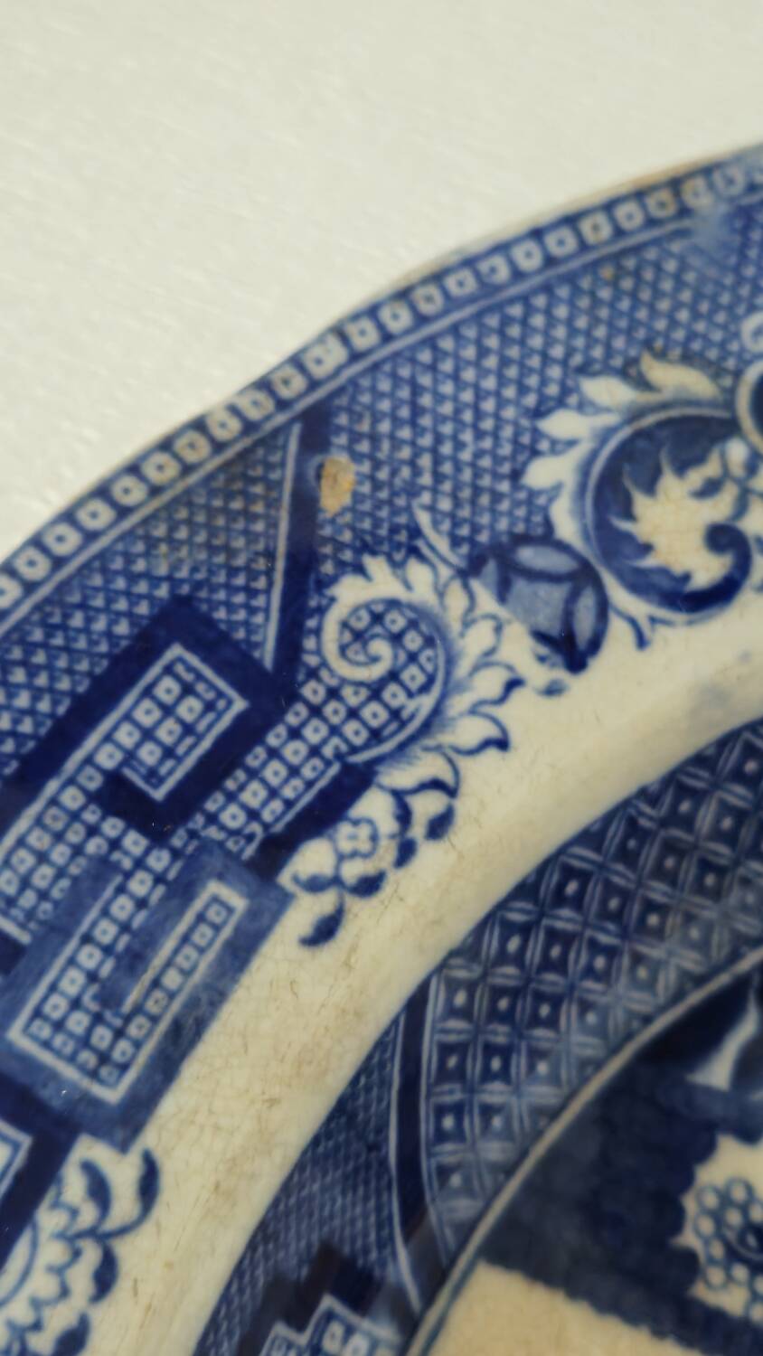 Oval dish, Chinese decoration, French porcelain, 19th century.