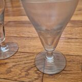 Verre sur pied gravés
