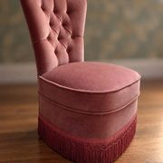 Vintage tufted armchair in old rose velvet, decorative and full of charm.