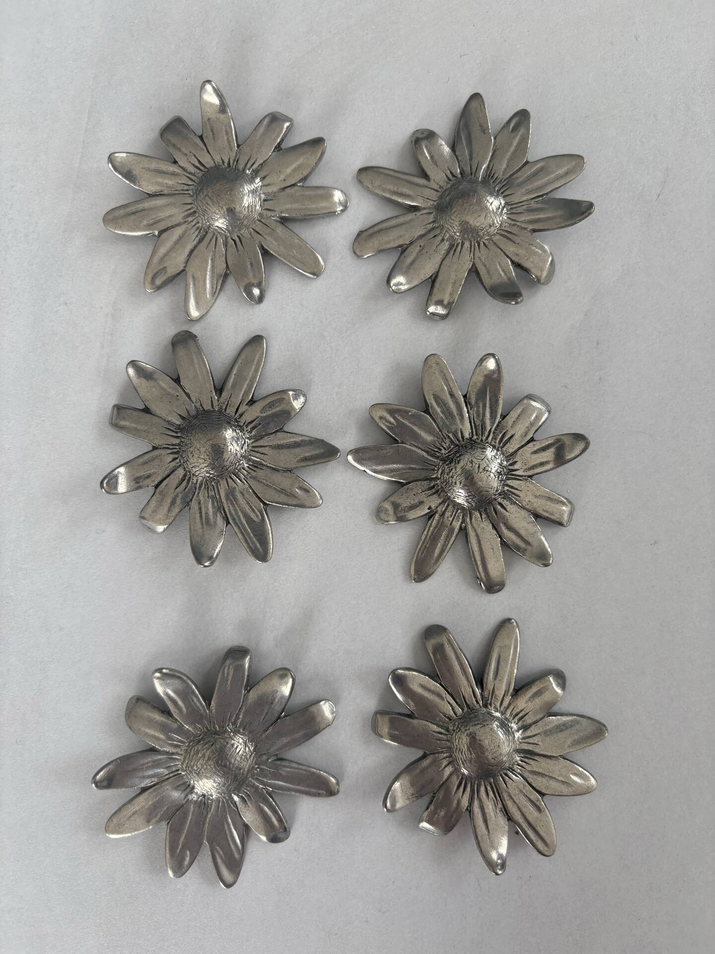 Set of 6 vintage silver-plated knife rests • Daisy flowers