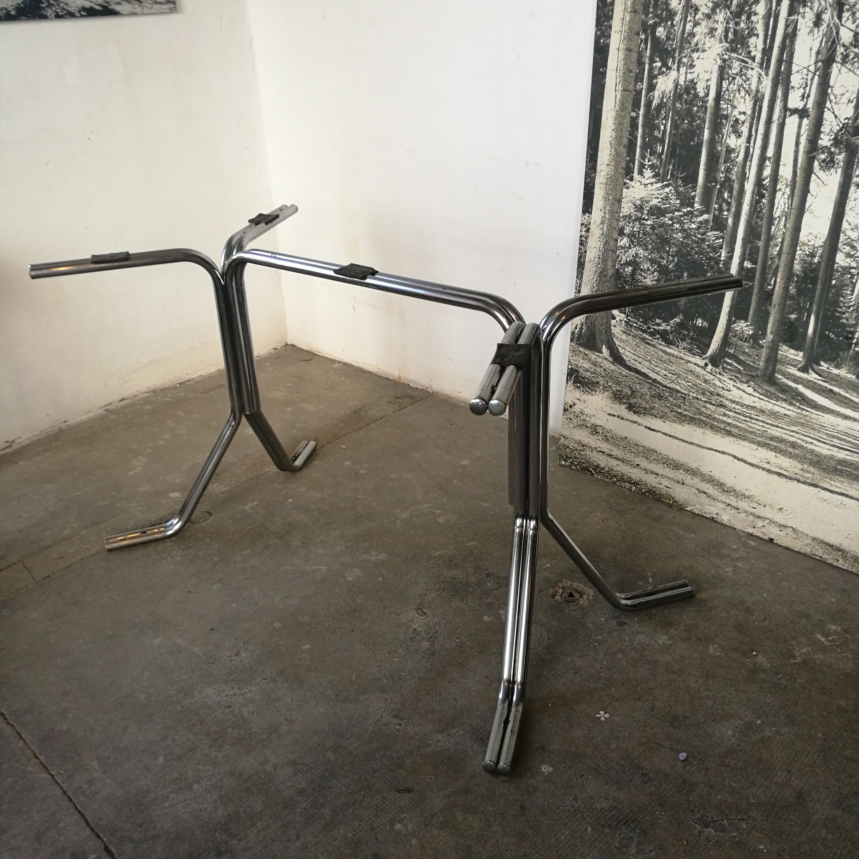 Table, chrome foot, red marble