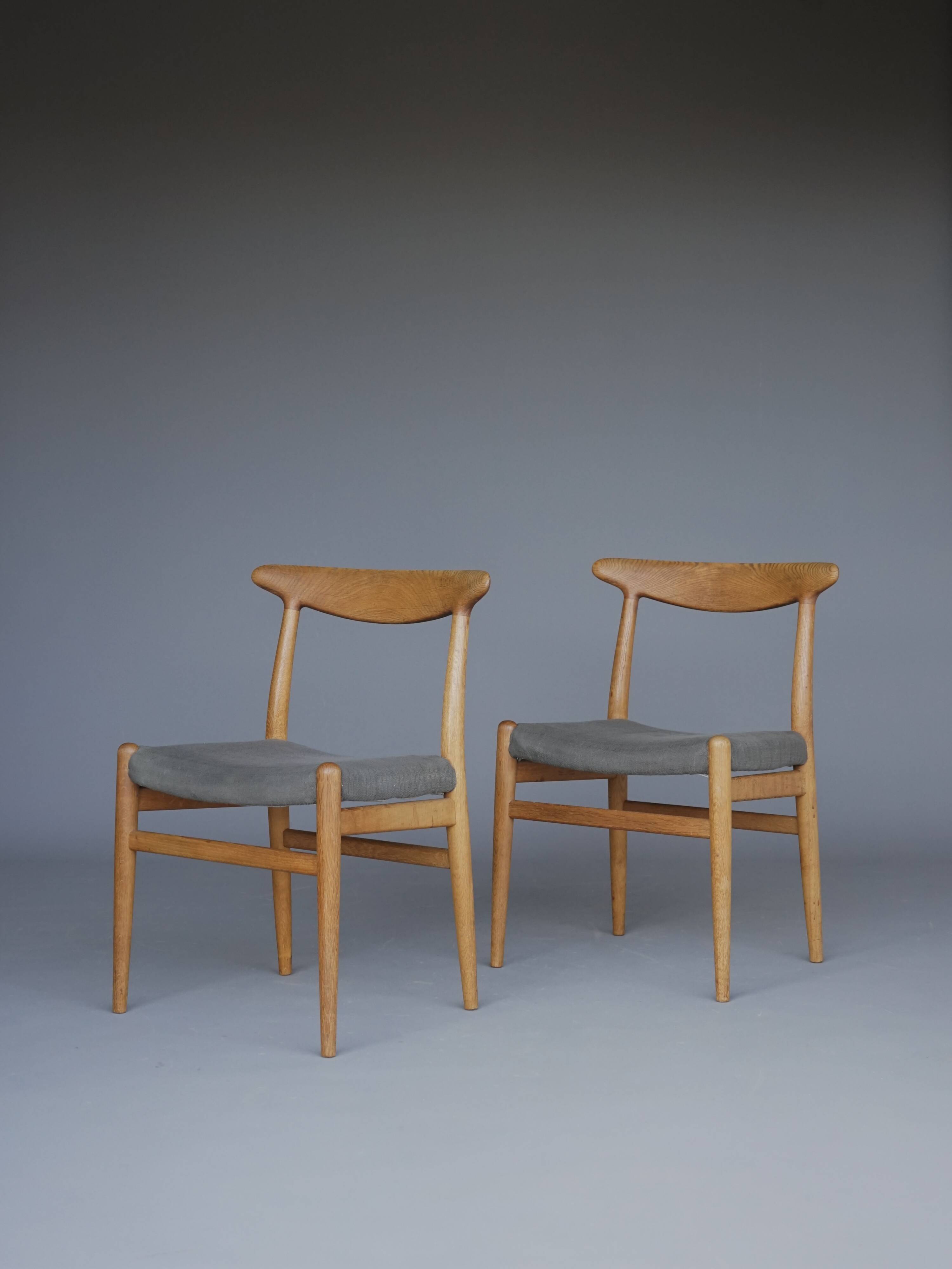 Chaises W2 en chêne de Hans J. Wegner pour C.M. Madsen, années 1960. Lot de 2.