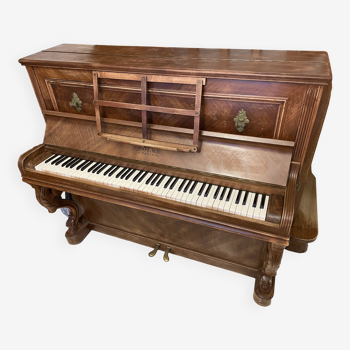 Acoustic piano