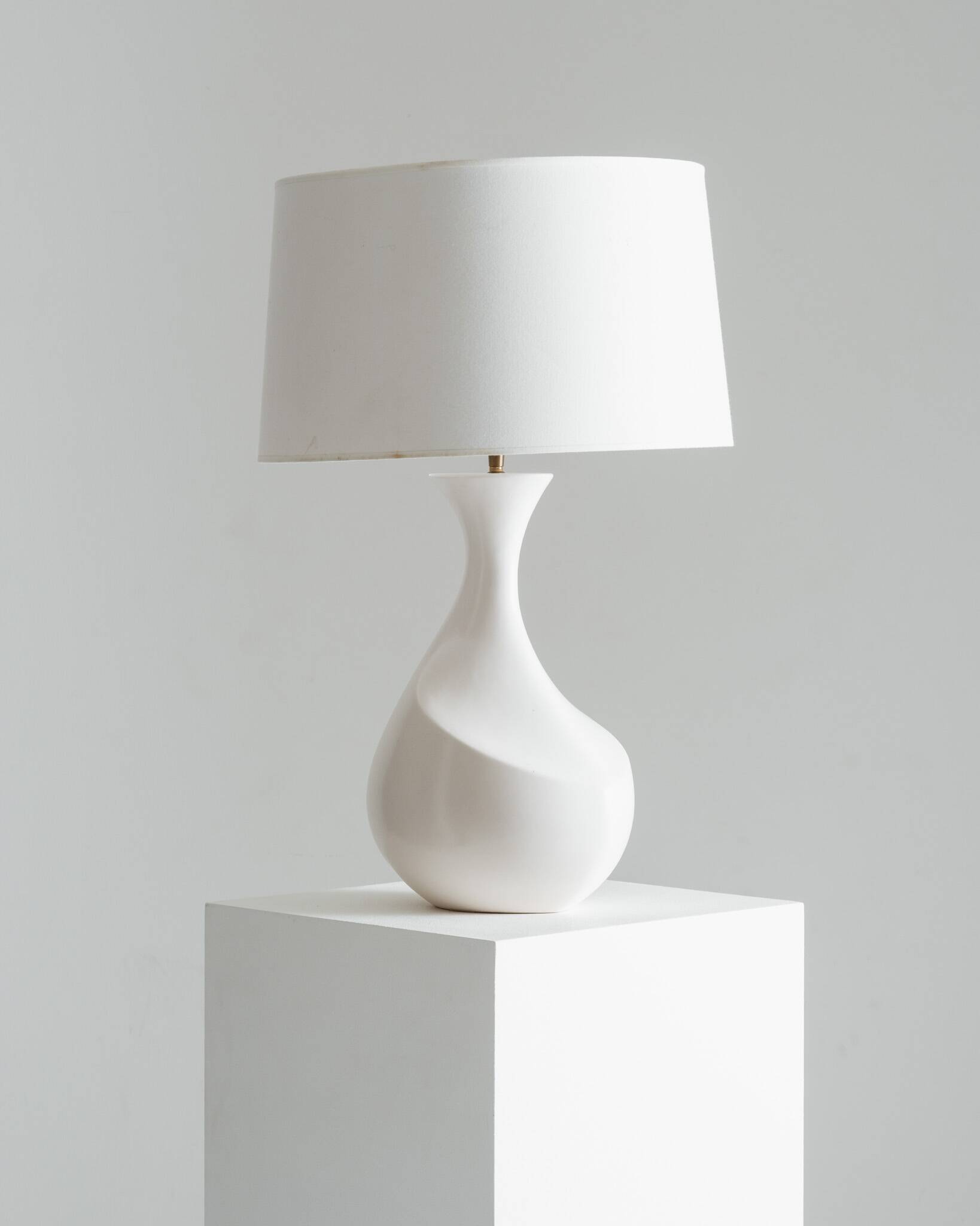 GALIBERT WHITE CERAMIC LAMP, 1960s
