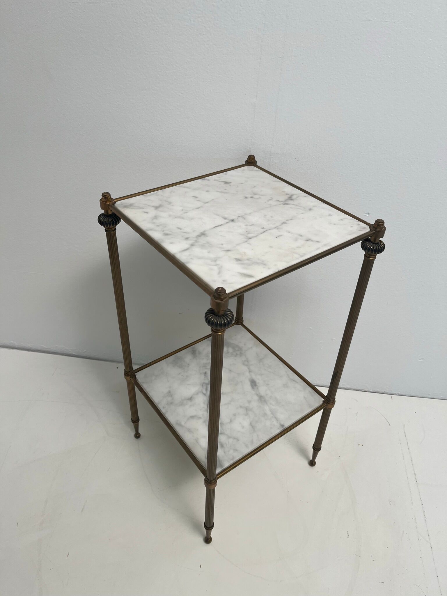 Vintage side table in white marble and brass year 60