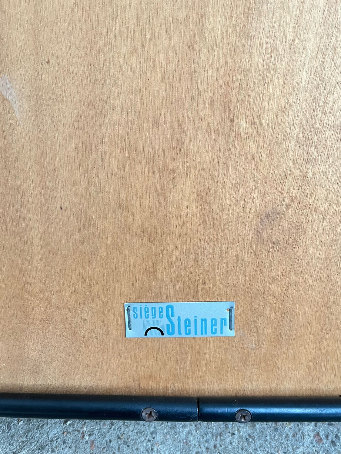 Paire de tables volante Pierre Guariche pour Steiner