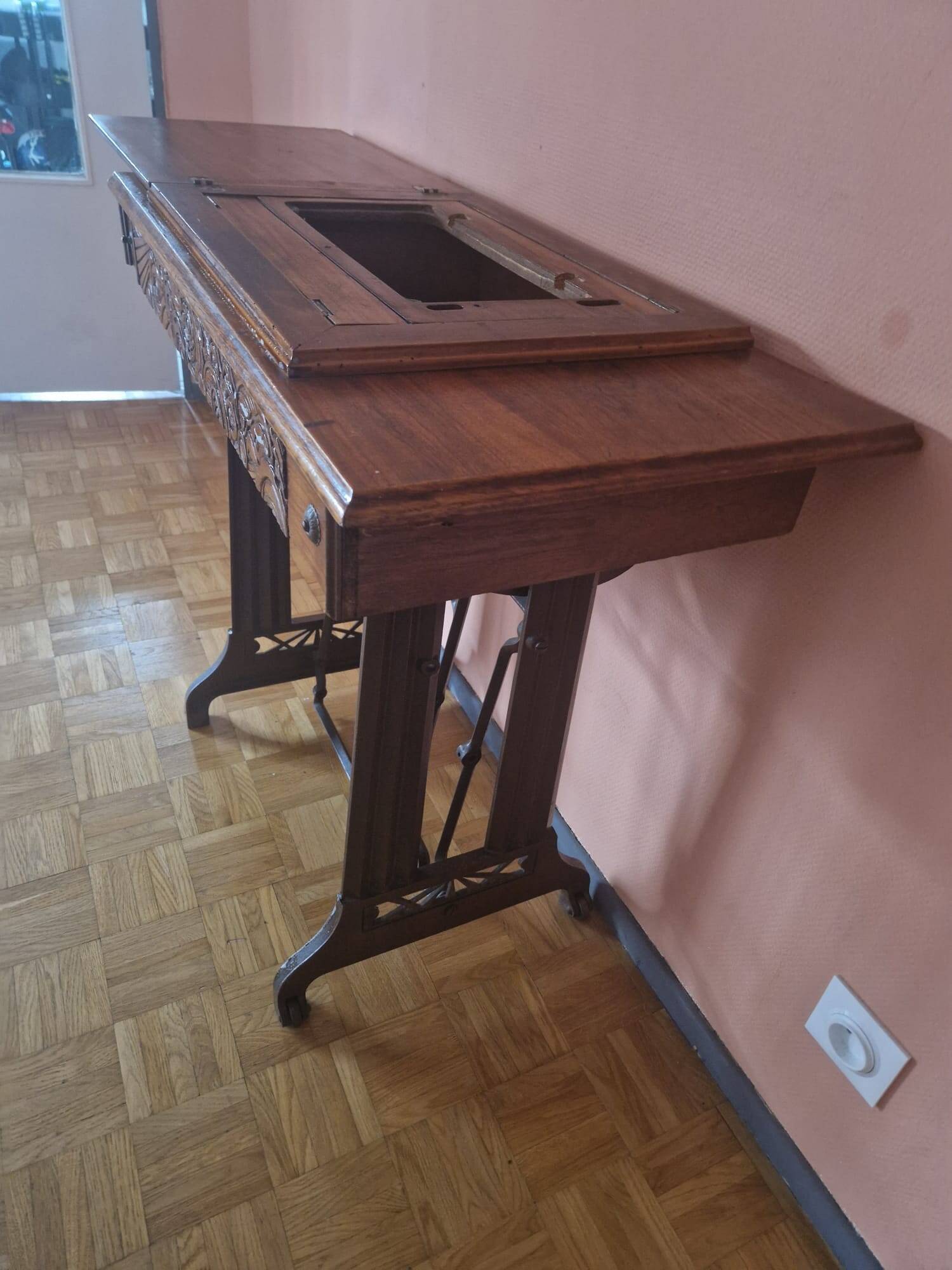 Sewing machine table