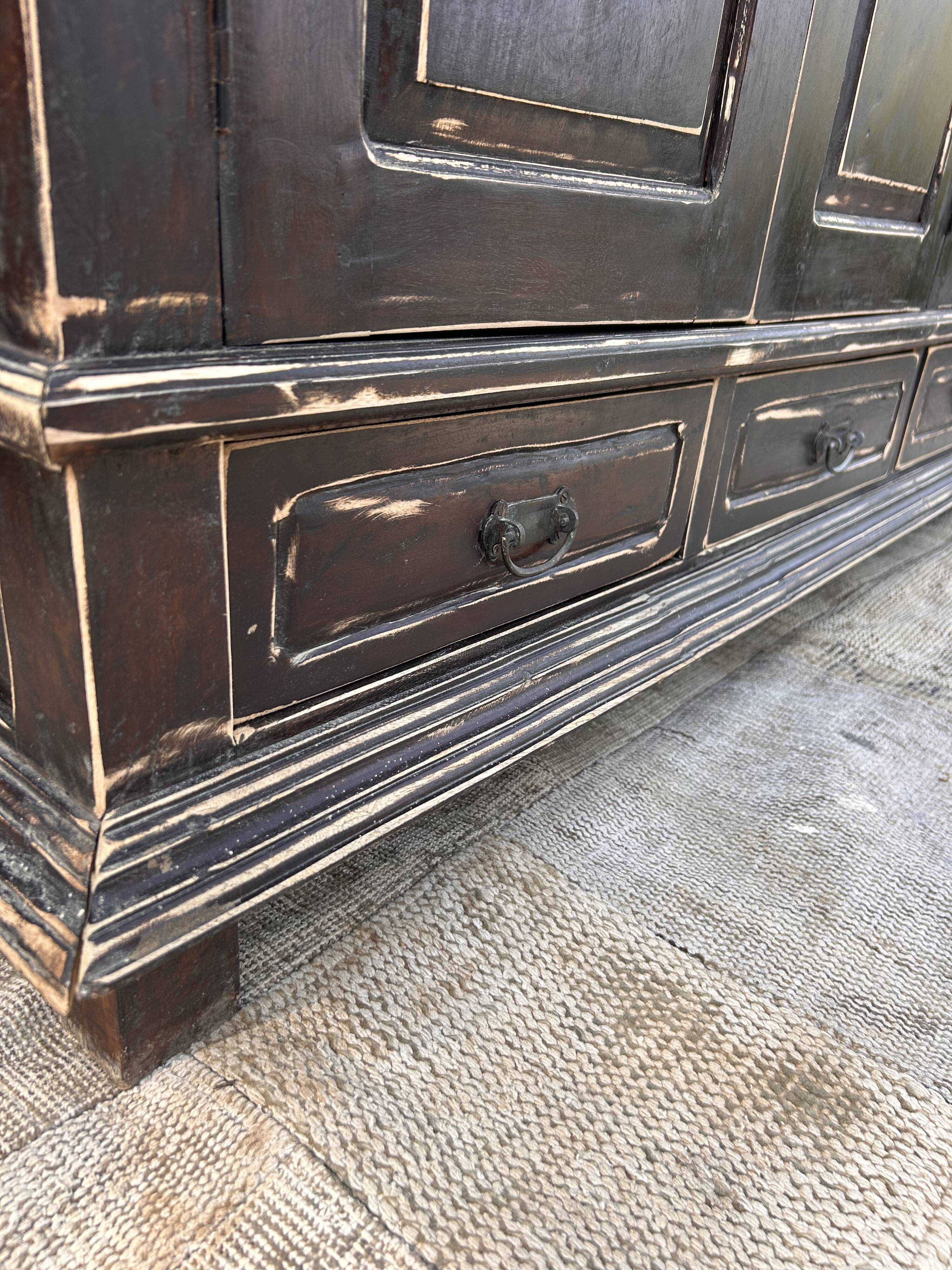 Meuble métier massif ébèné