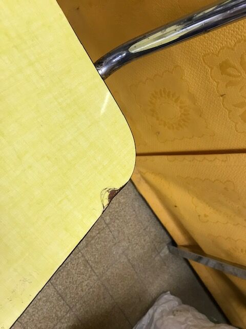 Set of 3 chairs in yellow FORMICA