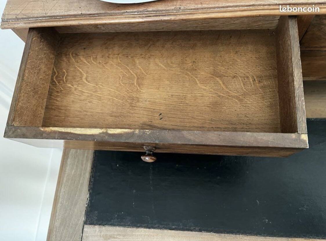 Tiered desk