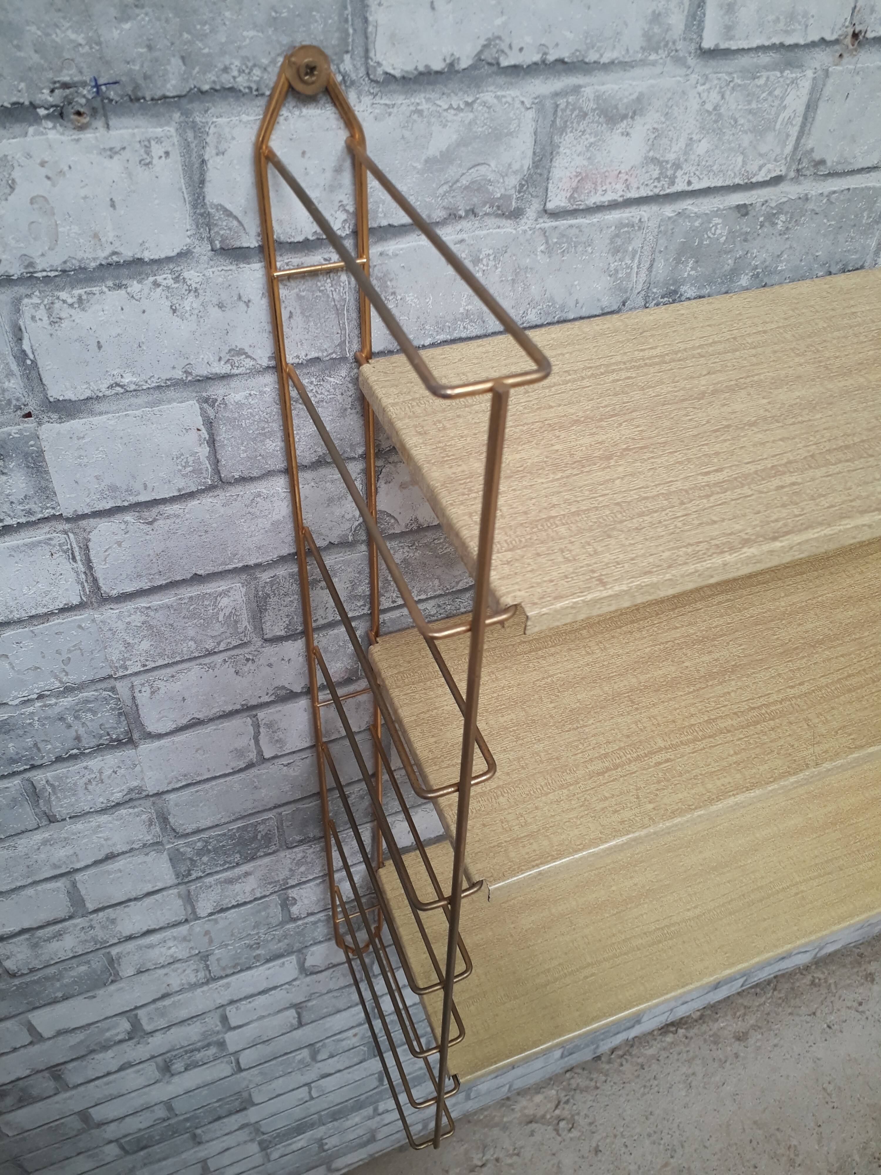 Extended  3 levels gold metal. 59 Width (cm): 68Hauteur (cm)